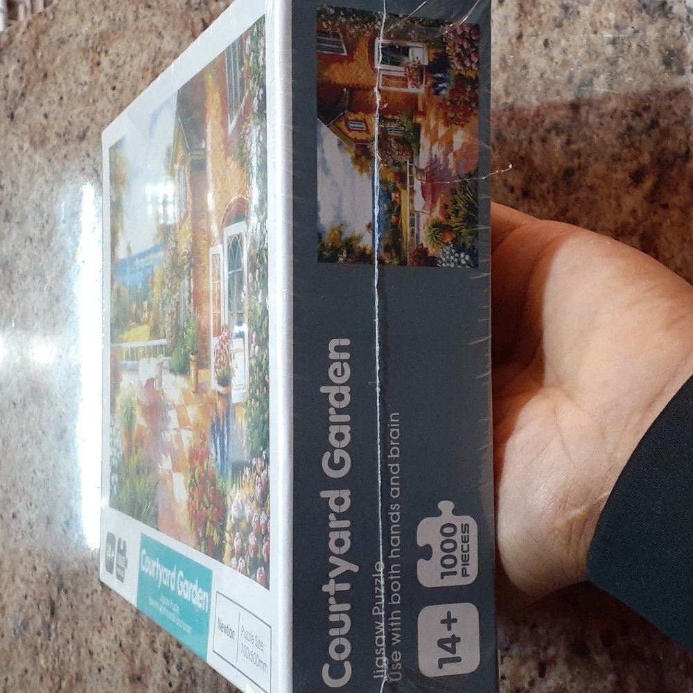 COURTYARD GARDEN JIGSAW PUZZLE. 1000 PIECES - Picture 2 of 5